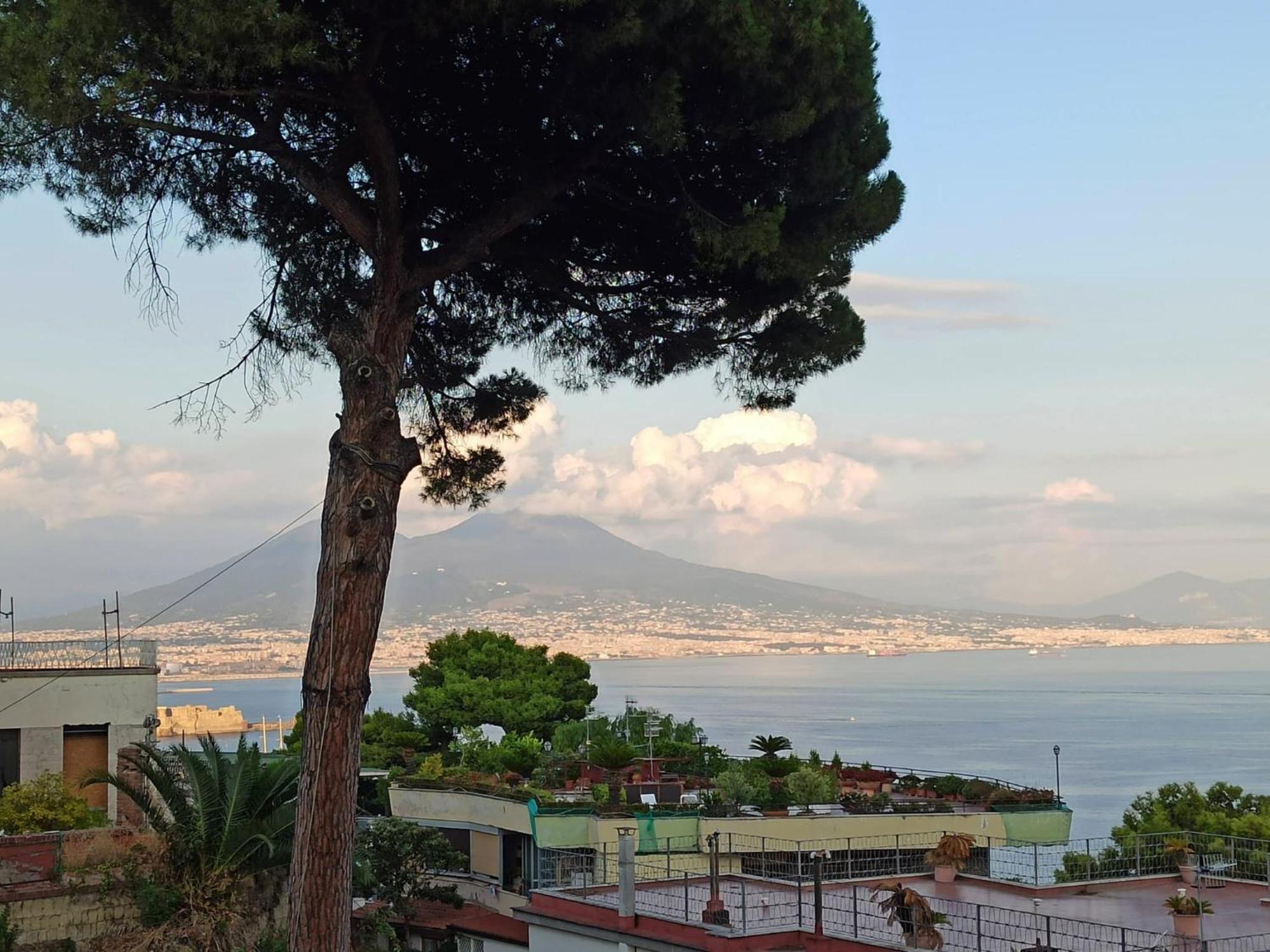 Monocamera Con Terrazzogiardino -Studette -Zona Panoramica Posillipo Naples Exterior photo
