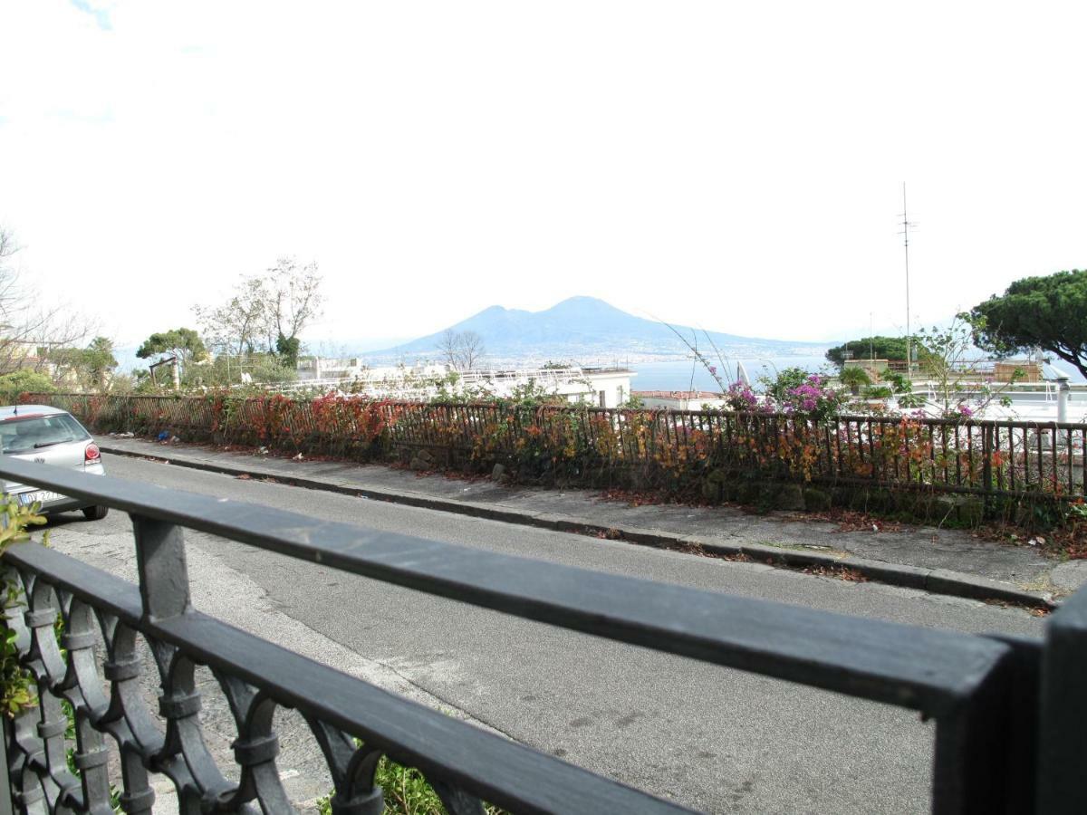 Monocamera Con Terrazzogiardino -Studette -Zona Panoramica Posillipo Naples Exterior photo